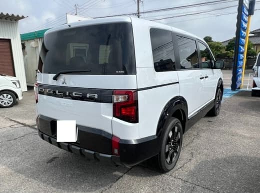 MITSUBISHI DELICA D:5 image 4