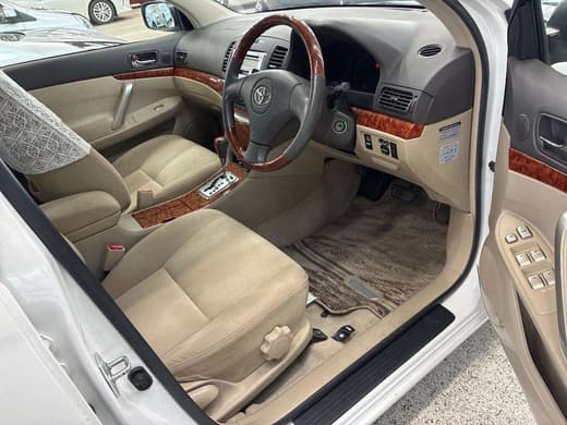 TOYOTA PREMIO image 3
