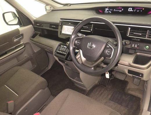 HONDA STEPWAGON image 3